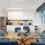 Bright And Designed In The Center 아파트 프라하