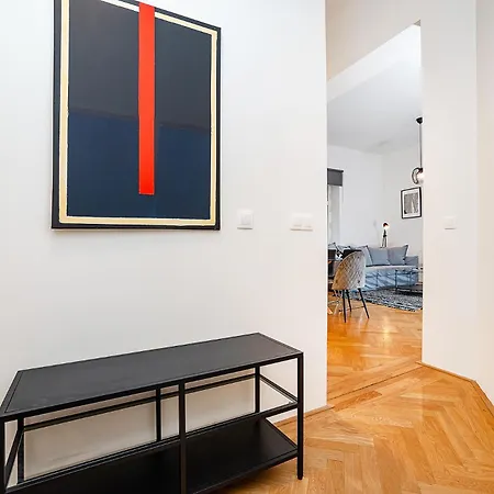 Bright And Designed In The Center Lejlighed Prag