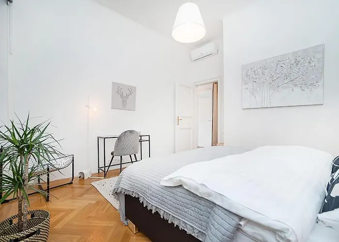 Bright And Designed In The Center Διαμέρισμα