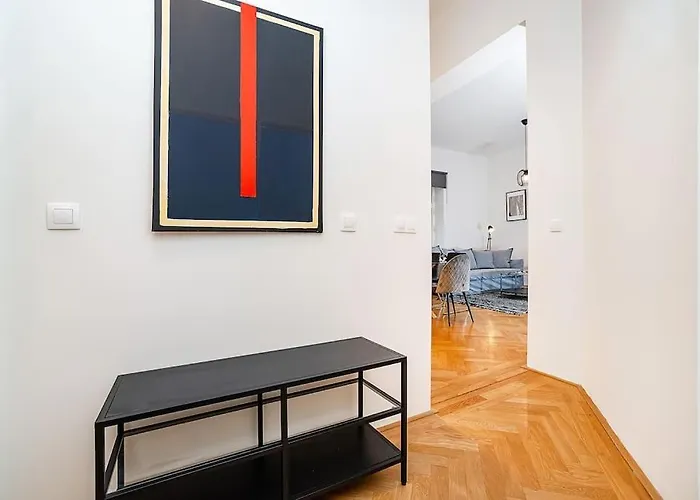 Bright And Designed In The Center * Πράγα