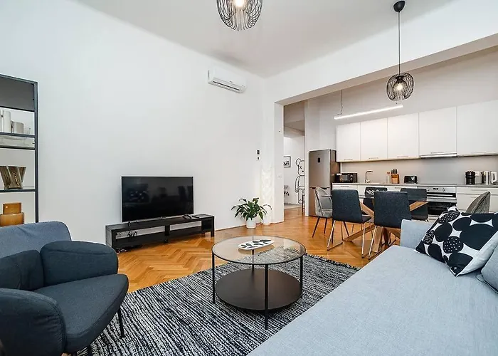Bright And Designed In The Center Διαμέρισμα