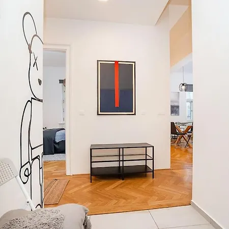 Bright And Designed In The Center Apartamento Praga